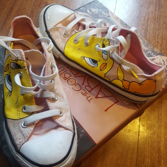 tweety bird converse shoes